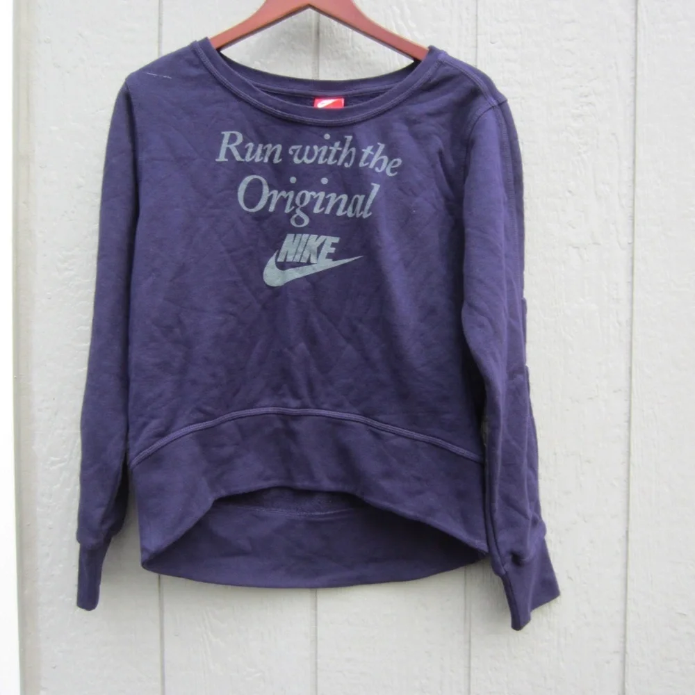 Nike Sweatshirt Womens M Deep Purple Fleece Sportswear Run With the Original‎